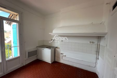 Location Appartement 3 pièces 63m² DRAGUIGNAN 83300 - Photo 4