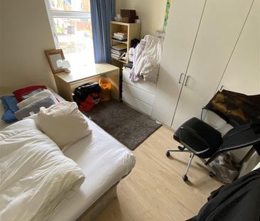 Room For Rent Queen Street, Pontypridd - Photo 6
