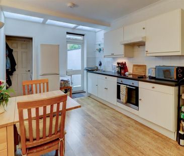 2 bedroom terraced house to rent - Photo 6