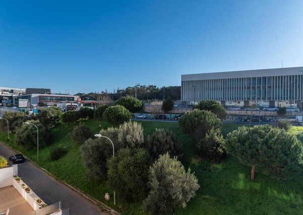 3 Bedroom Apartment with a view, Fórum Oeiras, Oeiras