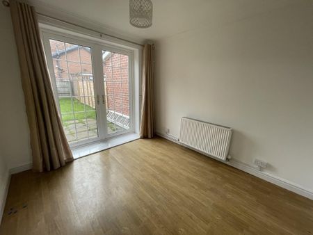 3 bedroom semi-detached house to rent - Photo 2