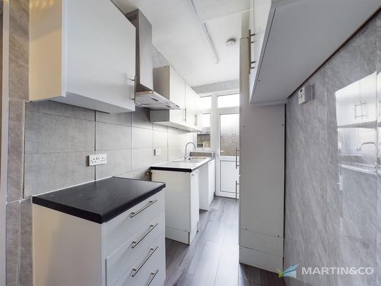 3 bedroom end of terrace house to rent - Photo 1