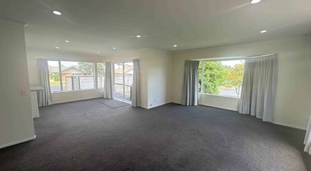 Three bedroom house in the heart of Dannemora - Photo 3