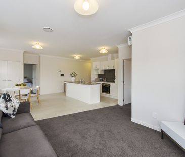 Modern Apartment in Papakura - Photo 3