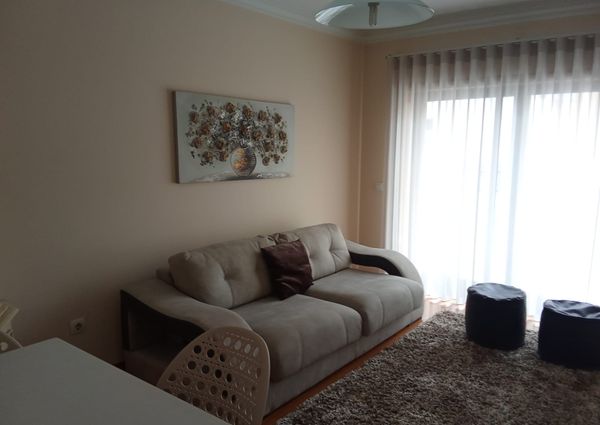 Apartamento T1 mobilado e equipado com garagem fechada. Glicínias!