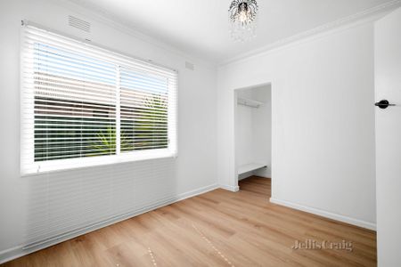 311 Larter Street, Canadian - Photo 2