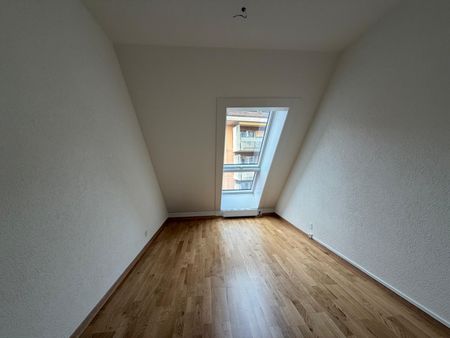 Appartement de 4.5 pièces dans “La Pyramide” à La Chaux-de-Fonds - Photo 3