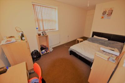 2 bedroom Flat in 14 Ragland Road, Leeds - Photo 5