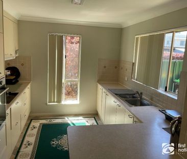 Walk to beach, shops & transport - Photo 5