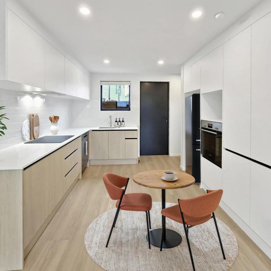 2 bedroom townhouse in Blockhouse Bay - Photo 1