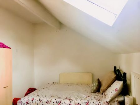 4 Bed 1 Bath - Photo 3