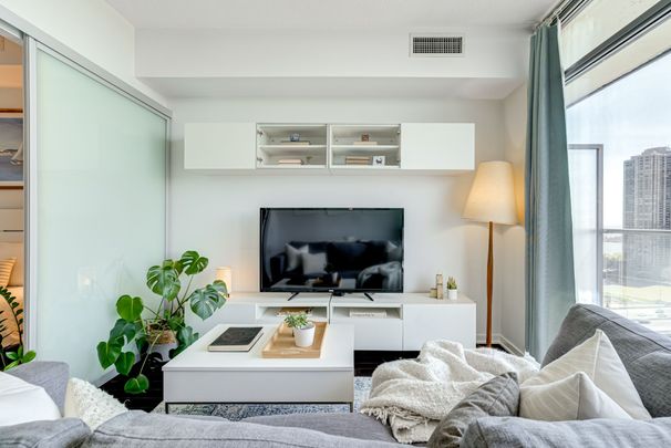 For Lease - 105 The Queensway Avenue Unit# 1706, Toronto, Ontario - Photo 1