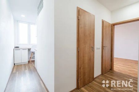 Pronájem bytu 2+1 (54 m - Фото 2