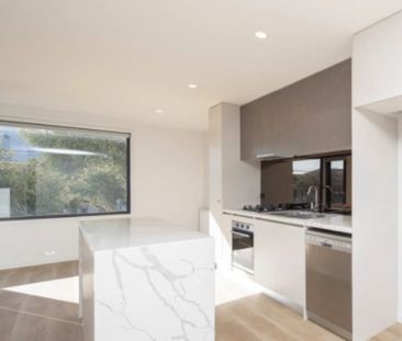 Luxury 2 bed apartment - Photo 4
