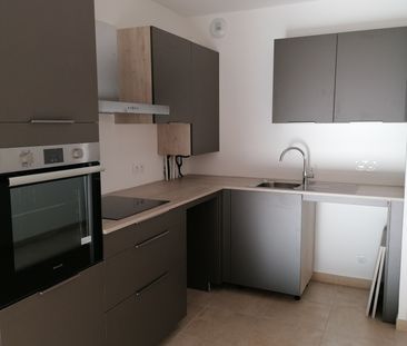 Location Appartement 3 pièces 63m² NICE 06100 - Photo 5