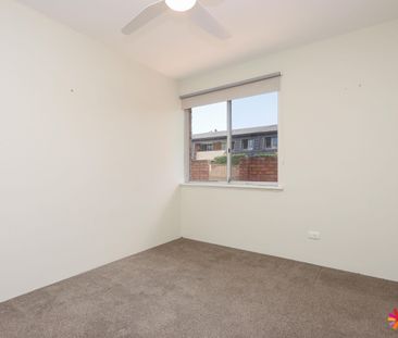 COMFORTABLE LIVING IN DESIRABLE LOCATION - Photo 5