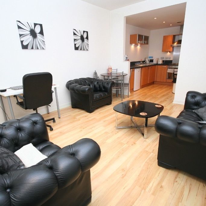 Oswald Street, 1 Bed Furnished Executive City Apartment, – Available 13/11/2024 - Photo 1