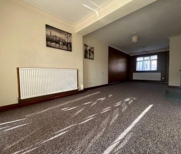 Semi Detached House - Photo 2