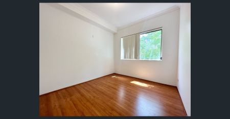 Refreshed 2 Bedroom Unit Close to Station! - Photo 4