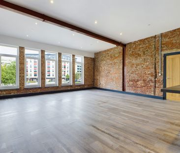 Flat to rent on - Photo 1