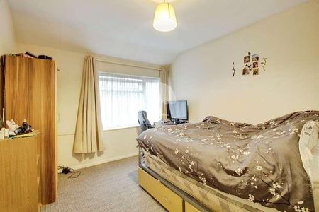 Ripley Close, Langley, SL3 - Photo 4