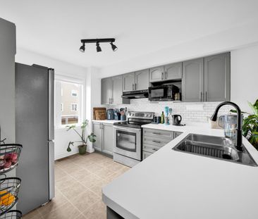 For Lease - 527 SIMRAN Private, Barrhaven, Ontario - Photo 4