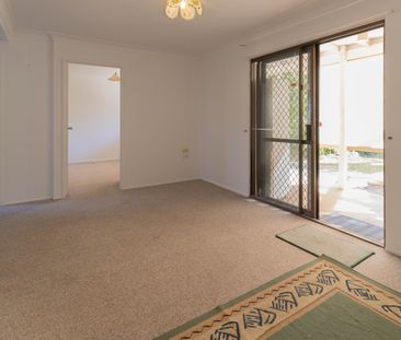 TIDY UNIT LOCATED IN THE CENTRE OF TORQUAY - Photo 1