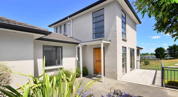 4 Bedroom Family Home - Photo 1