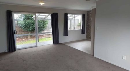 When location counts!! Enjoy a great family home! - Photo 5