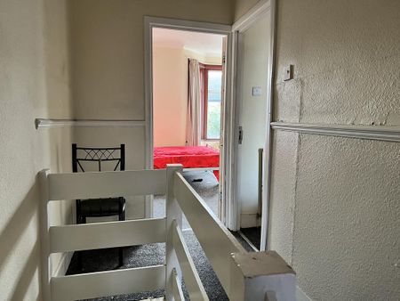3 bedroom terraced house to rent - Photo 3