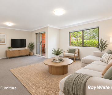 Spacious Two-Bedroom Apartment in Prime Kensington Location - Photo 1