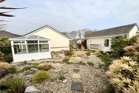 3 bedroom detached bungalow to rent - Photo 2