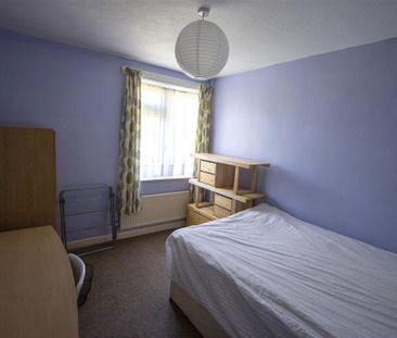 3 bedroom semi-detached house to rent - Photo 6