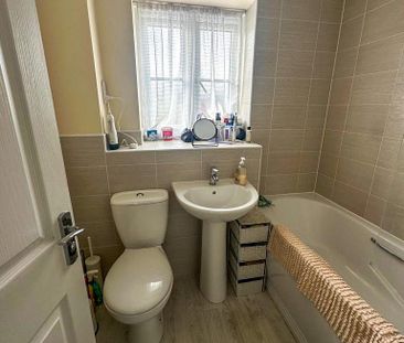 3 bedroom semi-detached house to rent - Photo 6