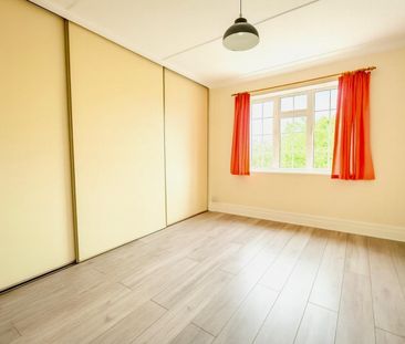 3 bedroom House To Let Total Size: 1045 SQ FT - Photo 4