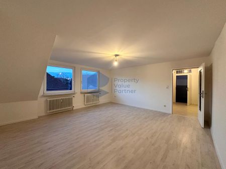 Gepflegte 3-Zimmer-Dachgeschosswohnung im Zentrum von Burgwedel - Photo 2