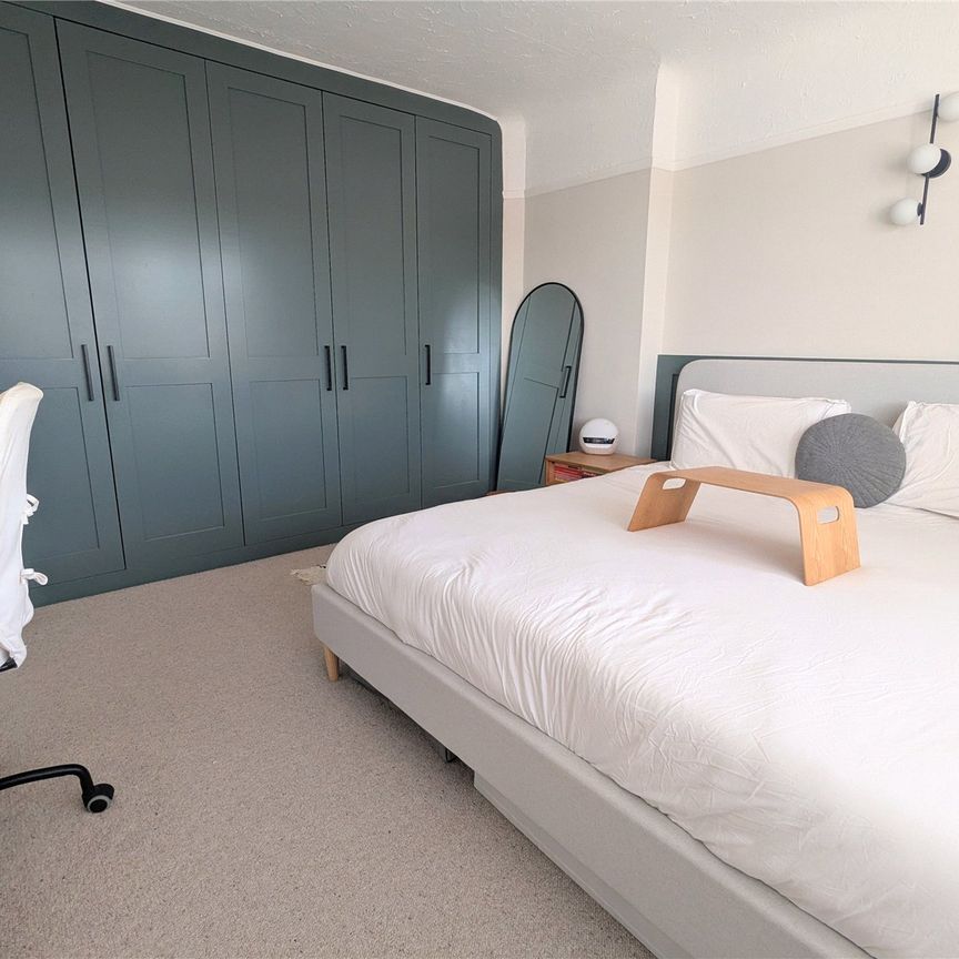 Parklawn Avenue, Epsom, Surrey, KT18 7SJ - Photo 1