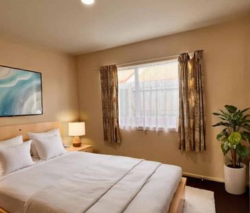 Low Maintenance Brick & Tile Home - Photo 4