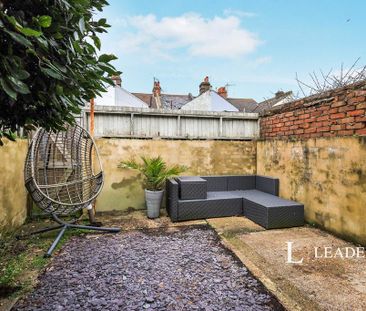 2 bedroom terraced house to rent - Photo 1