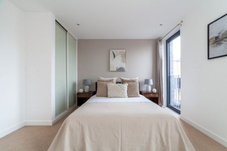 Woolwich High Street, London, SE18 - Photo 5