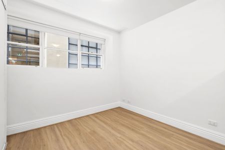 Neat Renovated apartment in Flinders Lane - Photo 3