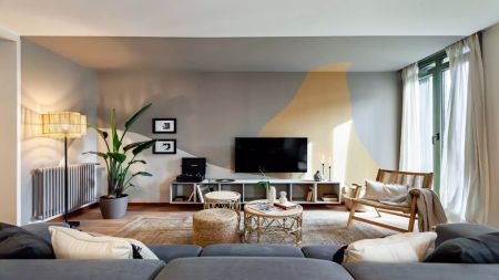 3-bedroom apartment for rent in La Dreta De L'Eixample - Photo 2