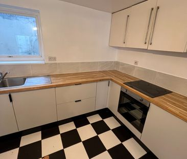 6 Bed Terraced House, Over Street, BN1 - Photo 5