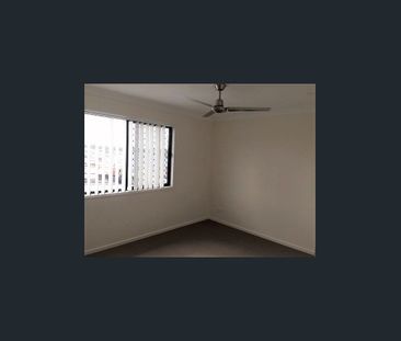 MODERN 3 BEDROOM DUPLEX - Photo 2