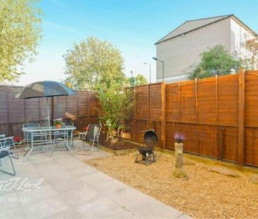 1 bedroom in a flat share to rent - Photo 2