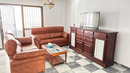 Piso de alquiler en Calle Francisco Jiménez Lomas, 4, Los Guindos - Parque Mediterráneo - Santa Paula - Photo 2