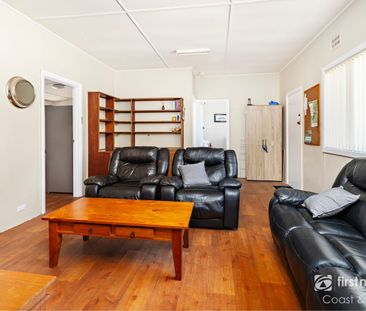 Fully Furnished Coastal Retreat – Short Term Lease Available - Photo 1