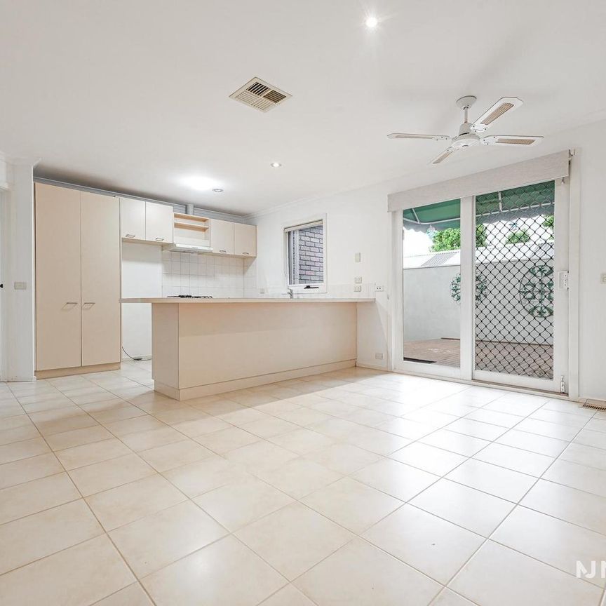 2/16 Alexandra Road, RINGWOOD EAST - Photo 1