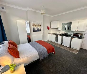 Room in a Shared House, Bedford Road, RG1 - Photo 2