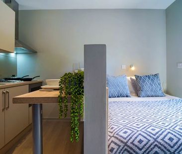 En-suite - Photo 1